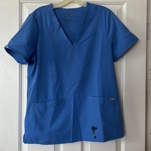 women's
Casma™ - Three-Pocket Scrub Top - M /ceil blue